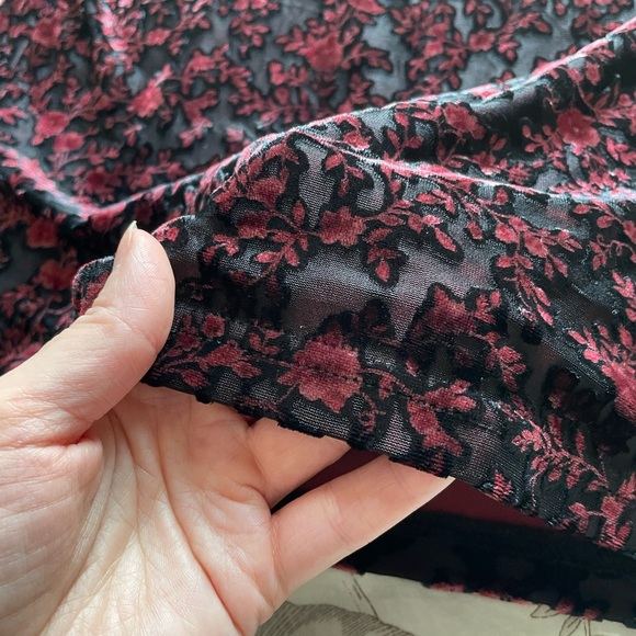 Red Black Velvet Burnout Top Medium Office Goth Whimsigoth Y2K Fairy Grunge - Picture 2 of 8